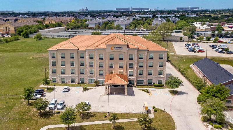 هتل Comfort Inn & Suites Fort Worth  Fossil Creek