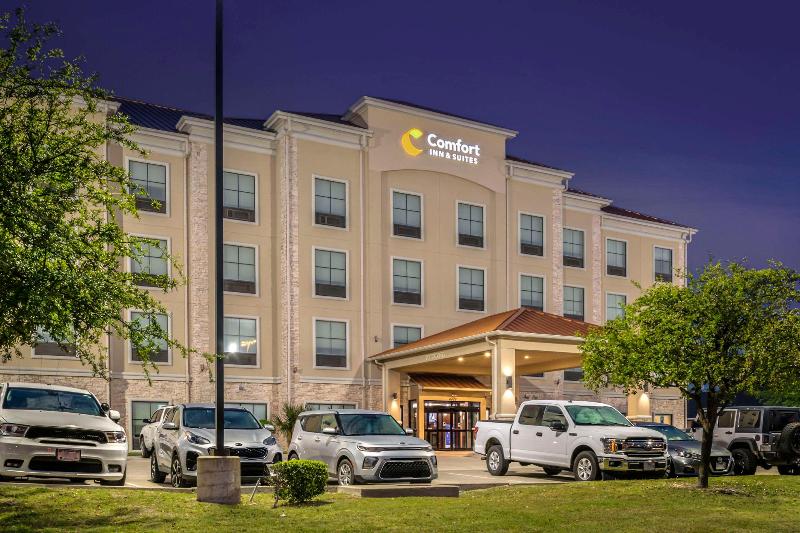 هتل Comfort Inn & Suites Fort Worth  Fossil Creek