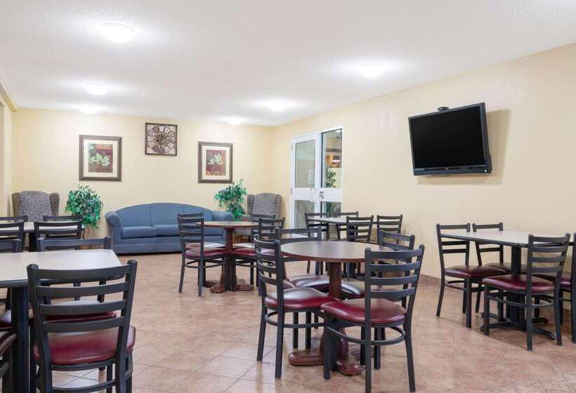 호텔 Days Inn By Wyndham Faribault