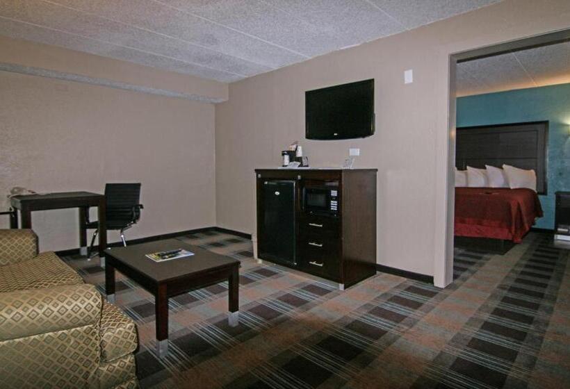 هتل Days Inn & Suites By Wyndham Springfield On I44