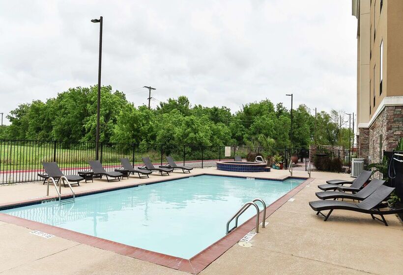Отель Hampton Inn & Suites Bay City, Tx