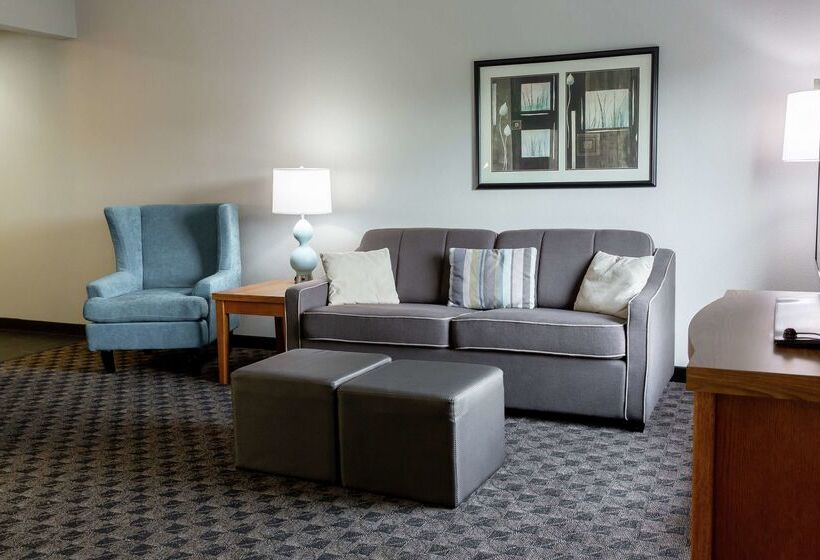 هتل Hampton Inn & Suites Chesapeake Square Mall