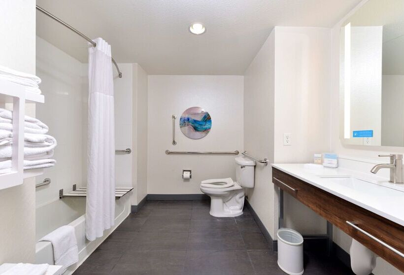 هتل Hampton Inn & Suites Las Vegas Airport