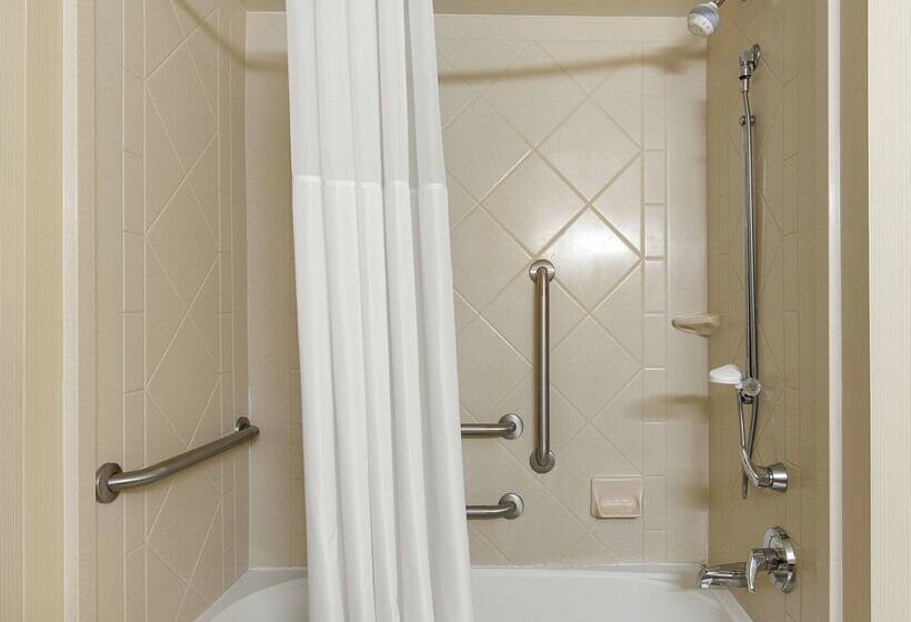 هتل Hampton Inn & Suites North Conway