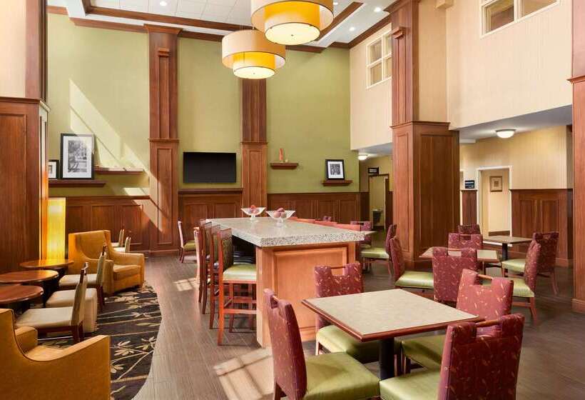 هتل Hampton Inn & Suites Williamsburg Historic District