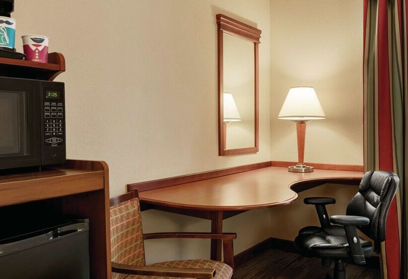 هتل Hampton Inn & Suites Williamsburg Historic District