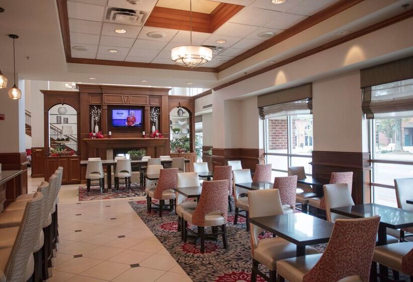 هتل Hilton Garden Inn Athens Downtown