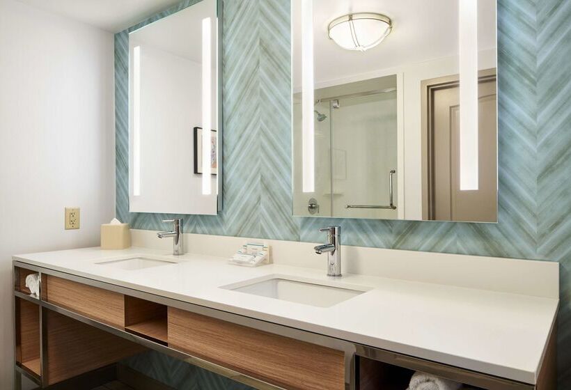 هتل Hilton Garden Inn Columbus