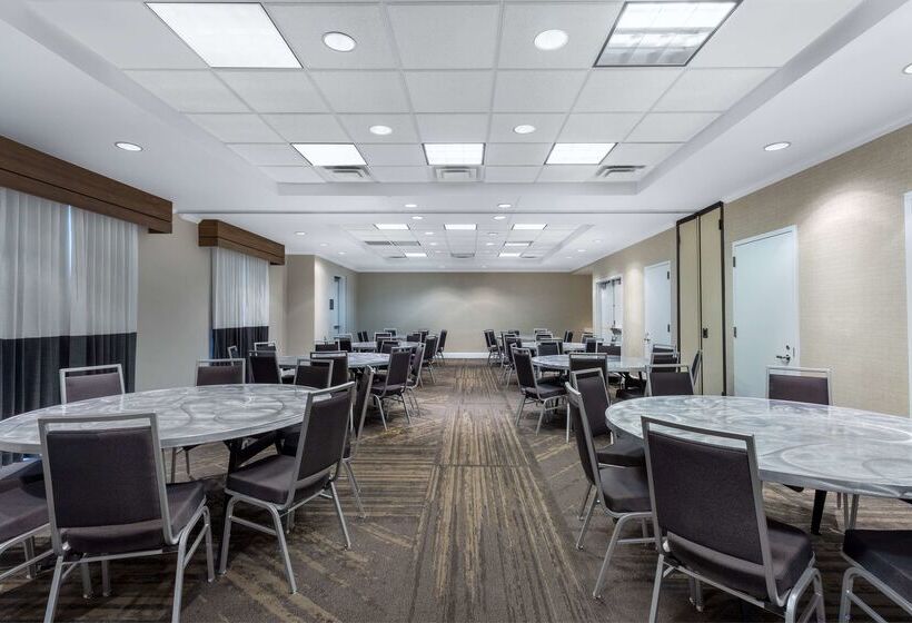 فندق Hilton Garden Inn Islip/macarthur Airport