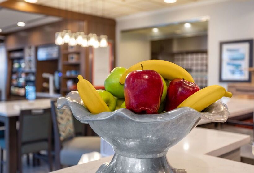 فندق Hilton Garden Inn Islip/macarthur Airport