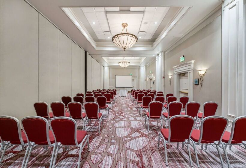 هتل Hilton Garden Inn Suffolk Riverfront