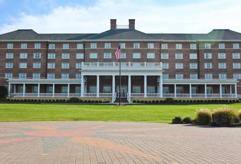 هتل Hilton Garden Inn Suffolk Riverfront