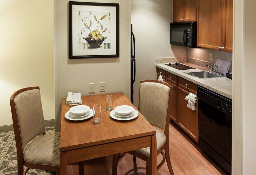 هتل Homewood Suites By Hilton Irvingdfw Airport