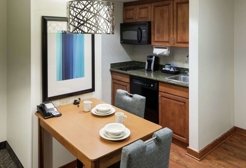 هتل Homewood Suites By Hilton Omahadowntown