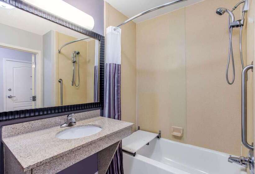 هتل La Quinta Inn & Suites By Wyndham Fultondale Birmingham N