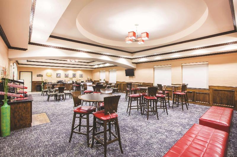 هتل La Quinta Inn & Suites By Wyndham Allen At The Village