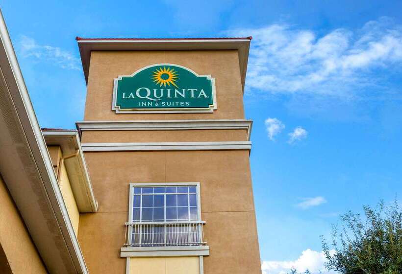 호텔 La Quinta Inn & Suites By Wyndham Angleton
