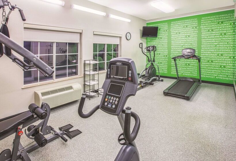 Отель La Quinta By Wyndham Bay City