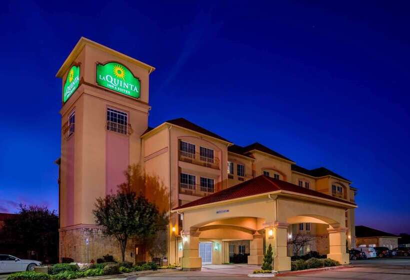 Отель La Quinta By Wyndham Dfw Airport West   Bedford