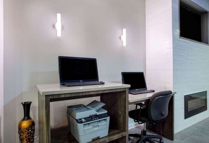 هتل La Quinta By Wyndham Huntsville Airport Madison