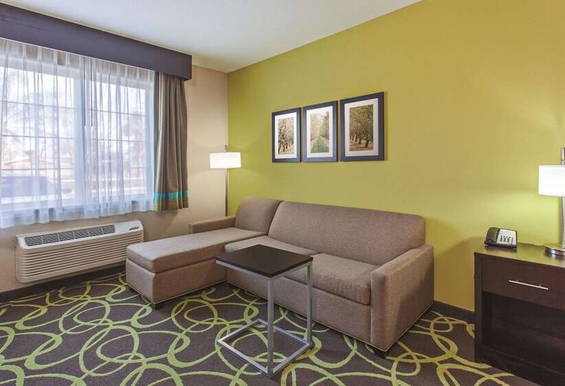 Отель La Quinta By Wyndham Los Banos