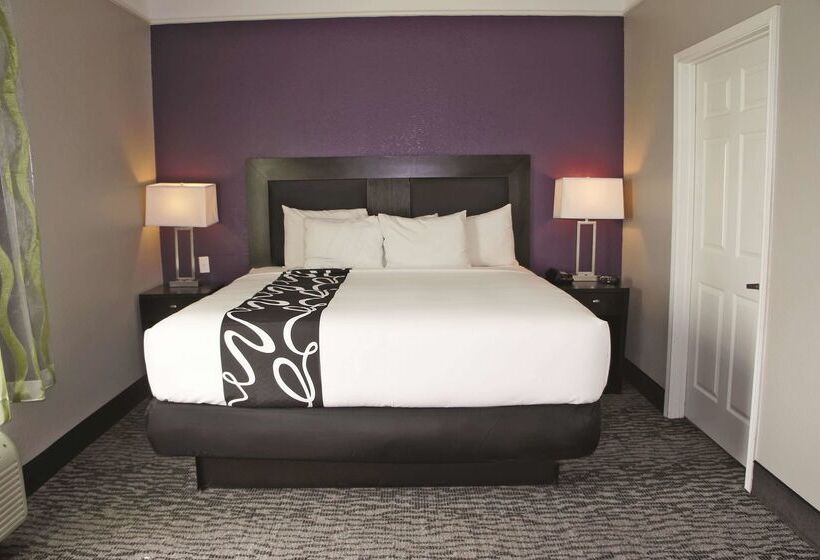 هتل La Quinta By Wyndham Pearland