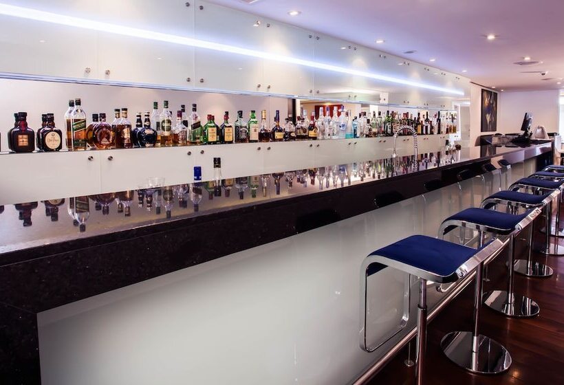 Le Parc Hotel, Beyond Stars