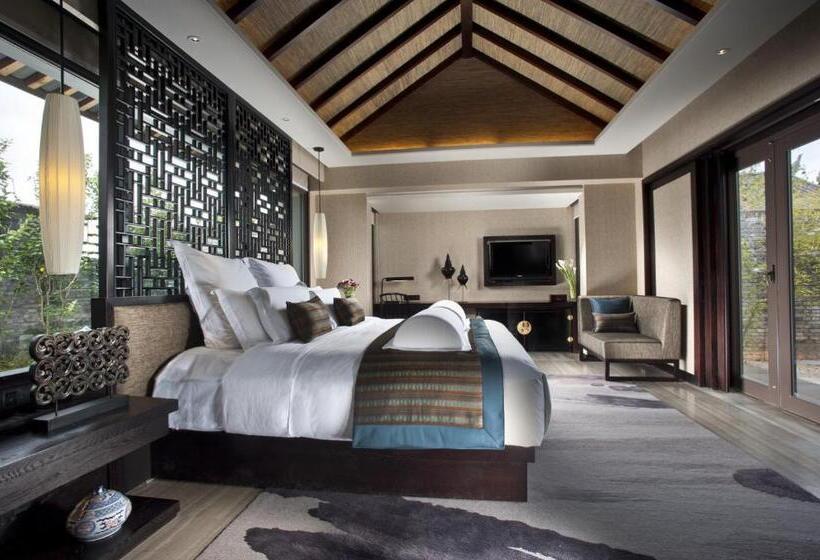 בית מלון כפרי Pullman Lijiang Resort & Spa