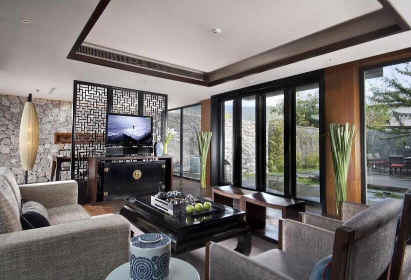 בית מלון כפרי Pullman Lijiang Resort & Spa