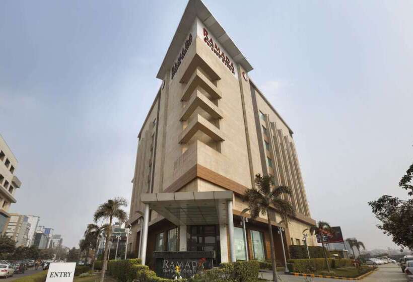 בית מלון כפרי Ramada Gurgaon Central
