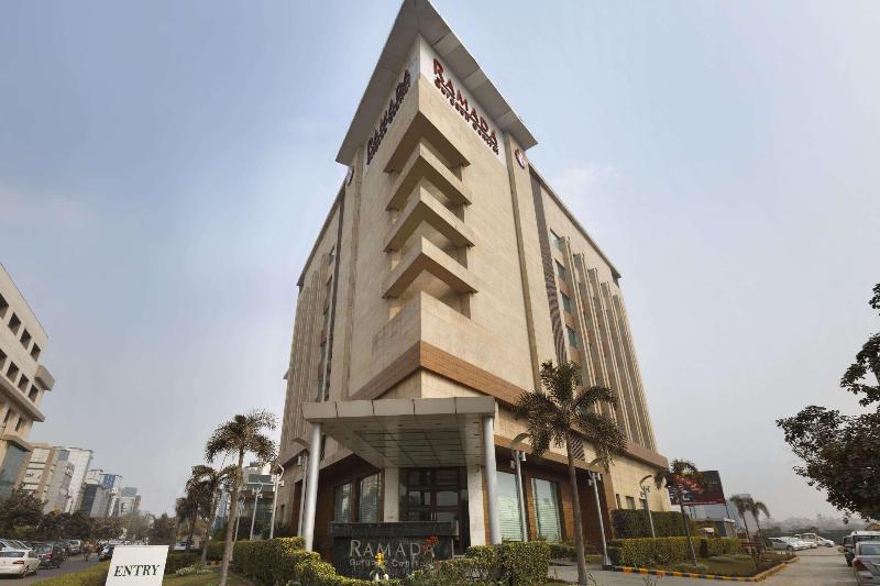בית מלון כפרי Ramada Gurgaon Central