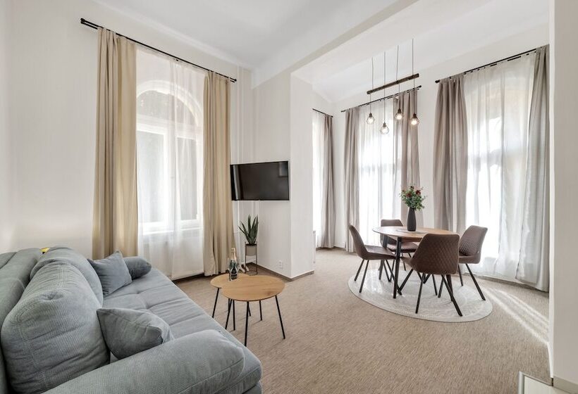 هتل Rezidence Villa Gloria