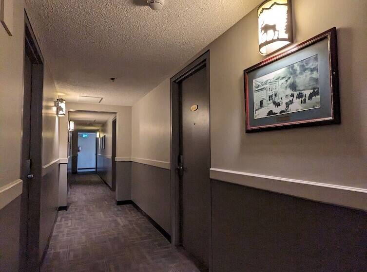King Edward Hotel
