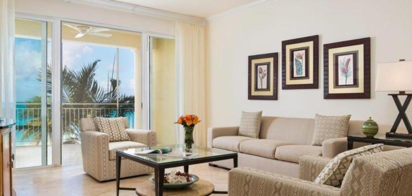 استراحتگاه The Tuscany On Grace Bay