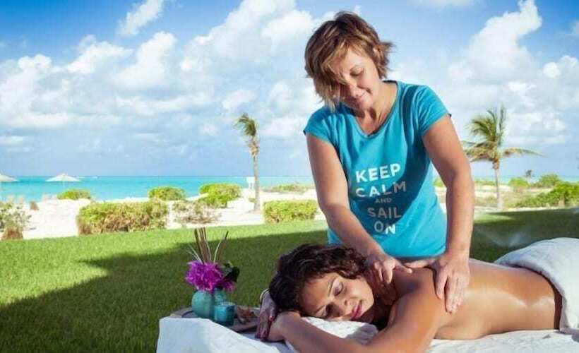 استراحتگاه The Tuscany On Grace Bay
