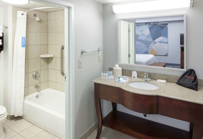 Hampton Inn & Suites Oklahoma City Bricktown