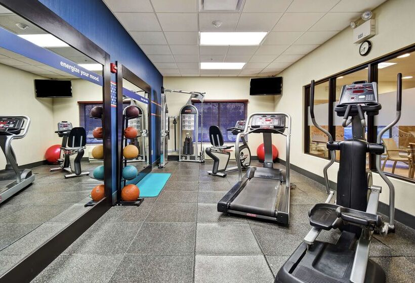 Hampton Inn & Suites Detroit Canton