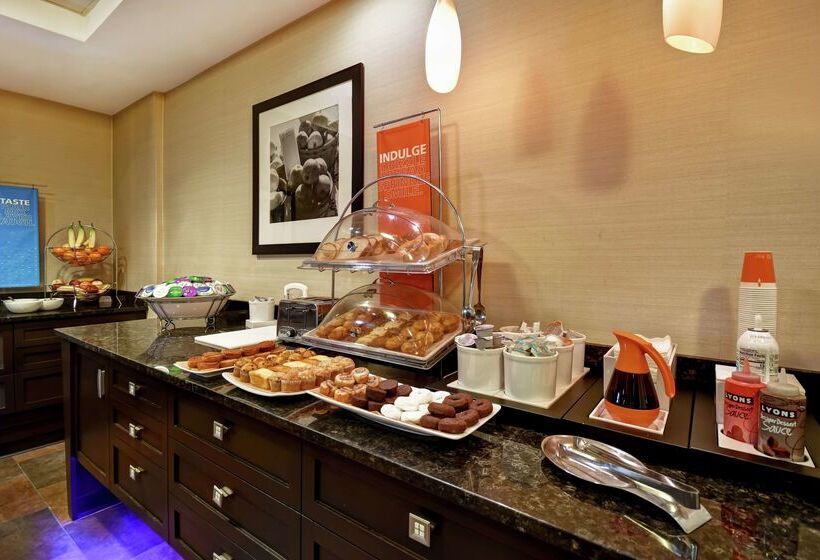 Hampton Inn & Suites Detroit Canton