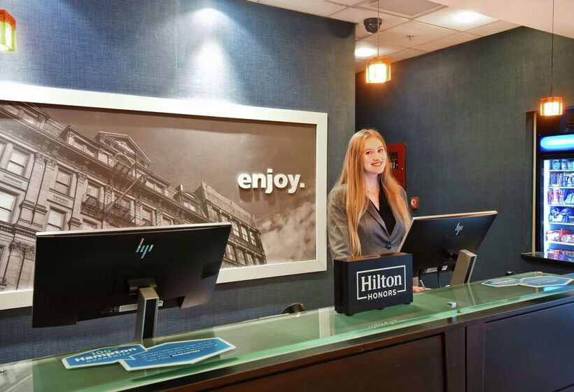 Hampton Inn & Suites Detroit Canton