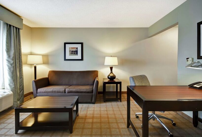 Hampton Inn & Suites Detroit Canton