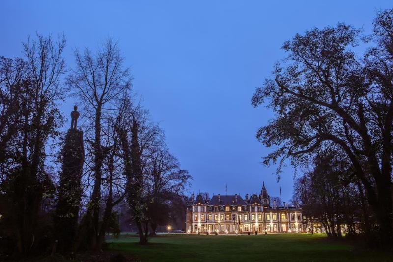 هتل Chateau De Pourtales