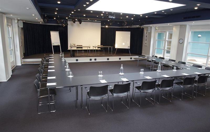 هتل Comwell Kongebrogaarden