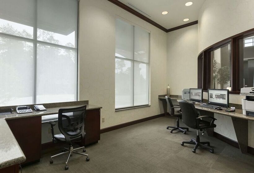 هتل Embassy Suites By Hilton Savannah Airport