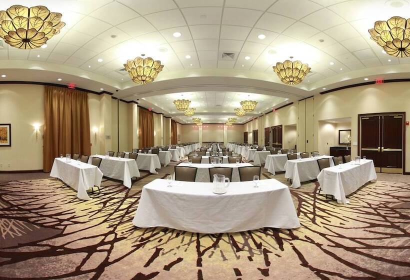 هتل Embassy Suites By Hilton Savannah Airport