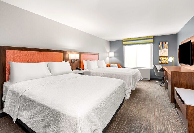 בית מלון כפרי Hampton Inn & Suites Fairbanks
