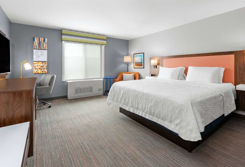 בית מלון כפרי Hampton Inn & Suites Fairbanks