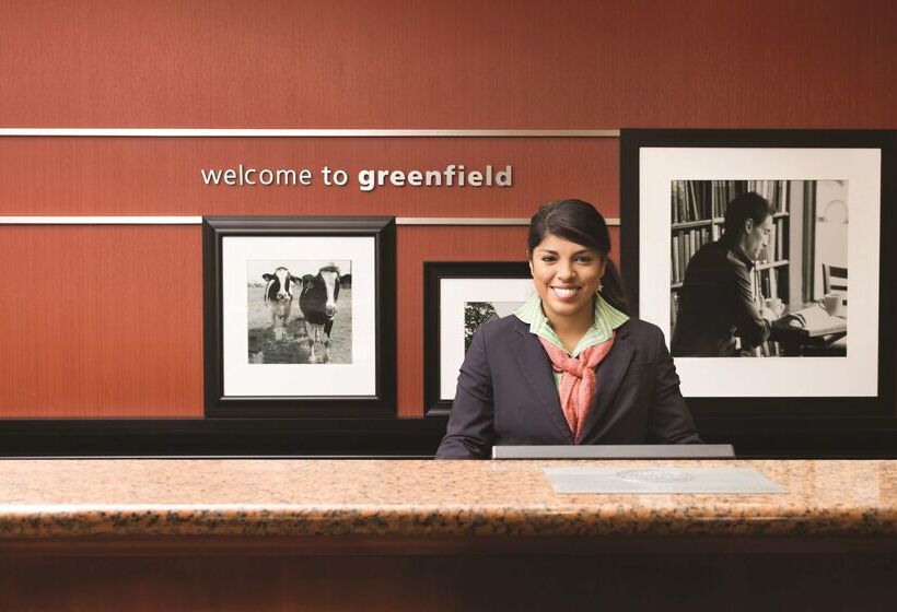 Отель Hampton Inn & Suites Greenfield