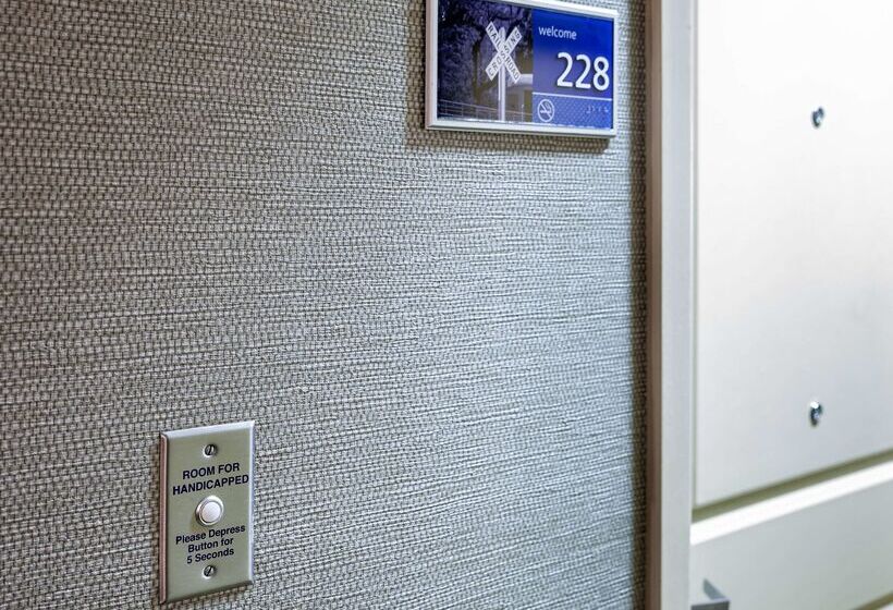 هتل Hampton Inn & Suites Mobile I 65@ Airport Blvd