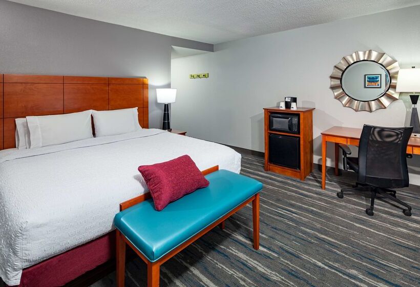 هتل Hampton Inn & Suites Mobile I 65@ Airport Blvd