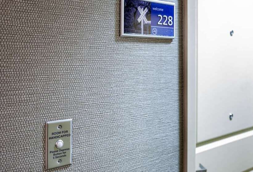 هتل Hampton Inn & Suites Mobile I 65@ Airport Blvd